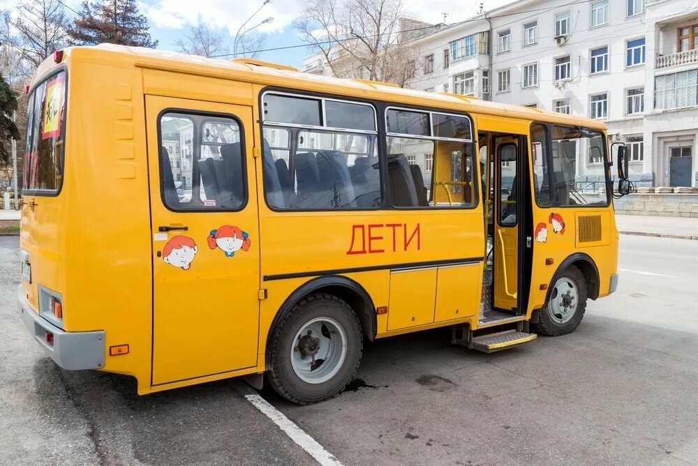 Введены дополнительные требования к участникам закупки услуг по организационной перевозке групп детей автобусами (Закон № 44-ФЗ)